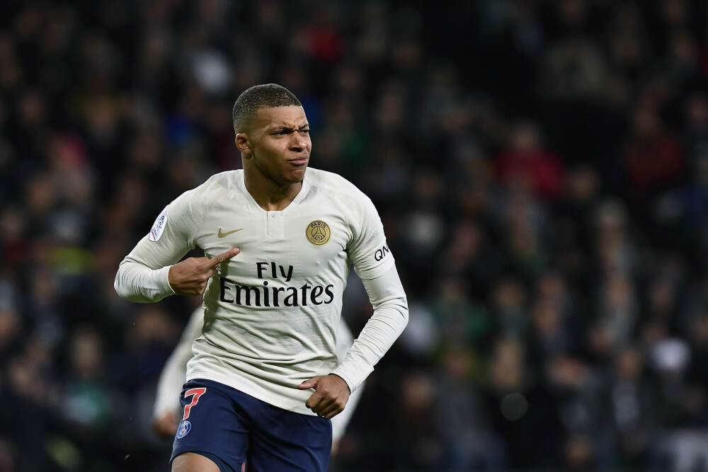 关税墙松动下的中国跨境电商狂欢，谁在抢跑这波政策红利？